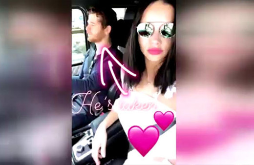 Adriana Lima aşk paylaşımı: Metin kapıldı