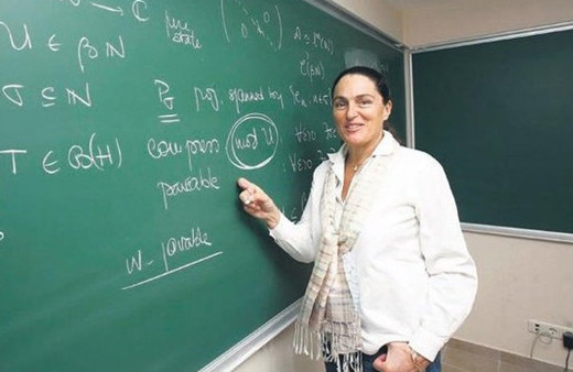 Gözaltına alınan akademisyen Betül Tanbay serbest bırakıldı