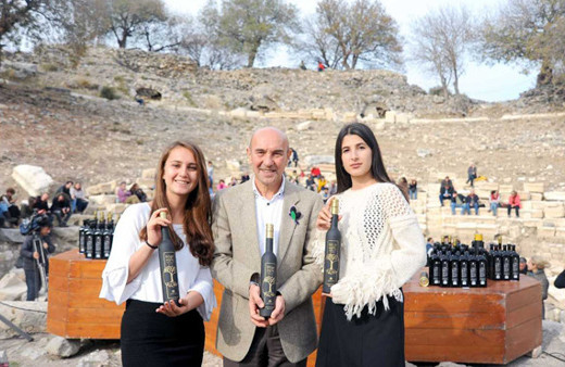 Bin yıllık ağaçtan 30 bin TL’lik zeytinyağı 