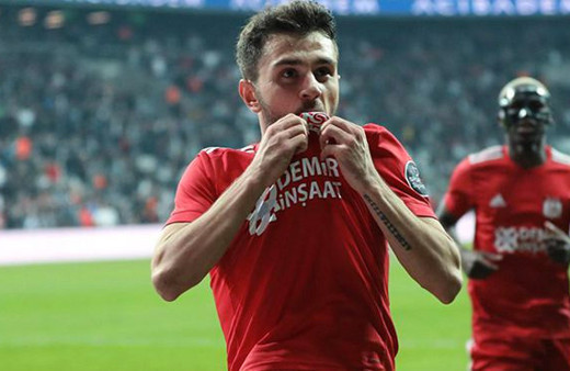 Sivaslı Emre Kılınç’a Lille kancası