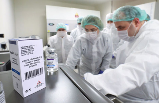 Kansere yerli ilaç bakan Mustafa Varank ile ilk kez görüntülendi