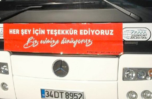 Suriyeliler teşekkür ederek ülkelerine dönüyor