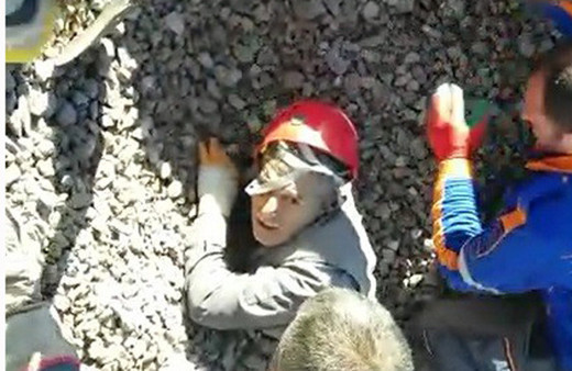 Arkadaşları kurtarmak için zamanla yarıştı