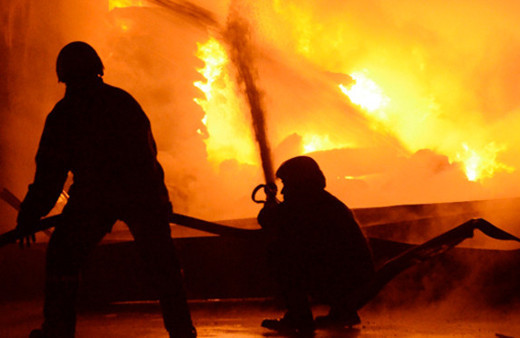 7 kişilik aile çıkan yangında hayatını kaybetti 