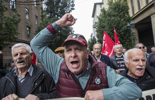 5 bin emekli sokağa döküldü kesintileri geri istediler