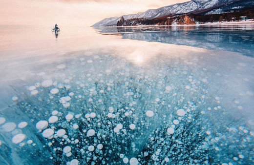 Buzu kırayım derken bacağını kırdı Buz tutan göle çakıldı