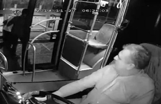 Ayrıldığı eşini sokak ortasında kurşun yağdırdı