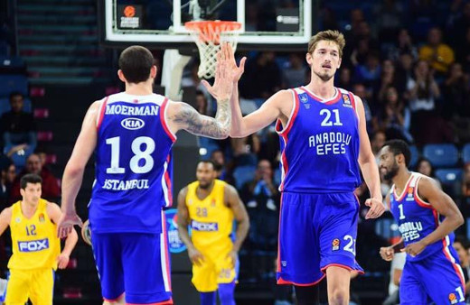 Anadolu Efes'in son kurbanı Maccabi FOX oldu!