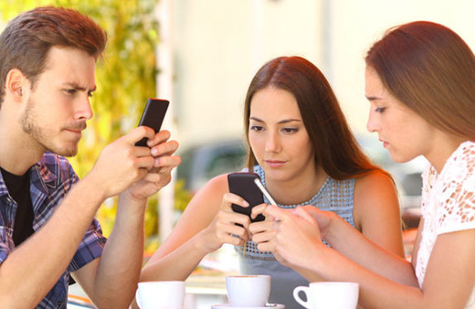 Cep telefonu bağımlılığı 'nomofobi'ye dikkat etmenizde fayda var