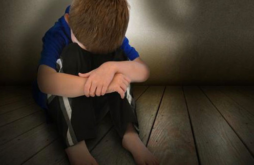 Snapchat'i kullanarak 300'den fazla erkek çocuğu istismar etti