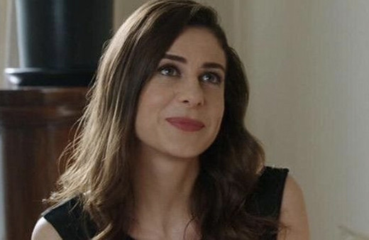 Şahin Tepesi Melek kim oynuyor Ebru Özkan dizinin isyankarı