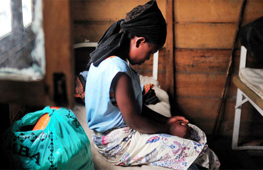 16 yaşındaki genç kızı Facebook üzerinden sattılar!