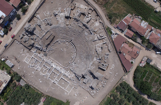 İznik Roma Tiyatrosu kazılarında yeni keşif