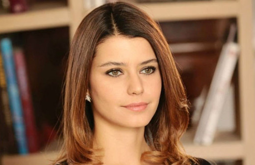 Beren Saat rol arkadaşını seçti yeni partneri bakın kim oldu