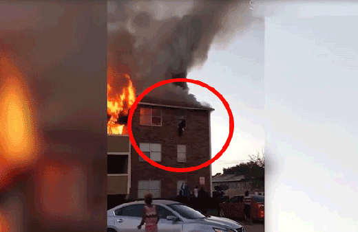 Korku dolu anlar! Bebeğiyle birlikte camdan atladı