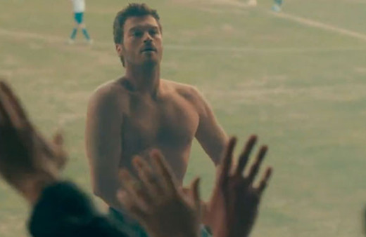 Kıvanç Tatlıtuğ Çarpışma'da üçlü çektirdi sosyal medya karıştı