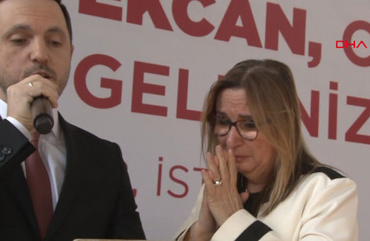 Ticaret Bakanı Ruhsar Pekcan'ı göz yaşlarına boğan mektup! 