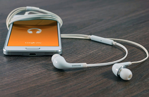 Google evinizi ve çocuklarınızı dinlemek istiyor