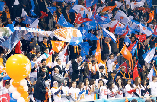 AK Parti belediye başkan adayları açıklandı 