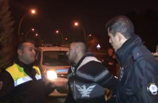 Alkol alıp drift yaptı! Aracı trafikten men edilince...