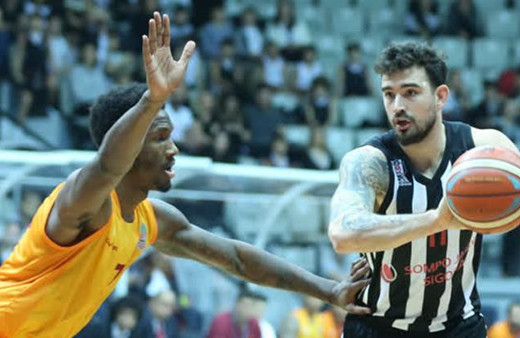 Galatasaray Beşiktaş'ı deplasmanda devirdi!