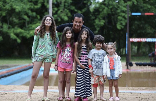 Acun Ilıcalı'nın kaç çocuğu var kızlarının annesi kim?