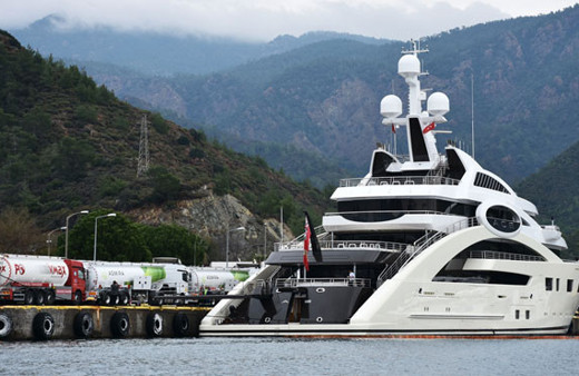 Marmaris'te 2 lüks yat tam 12 tanker yakıt aldı yatlar kimin?