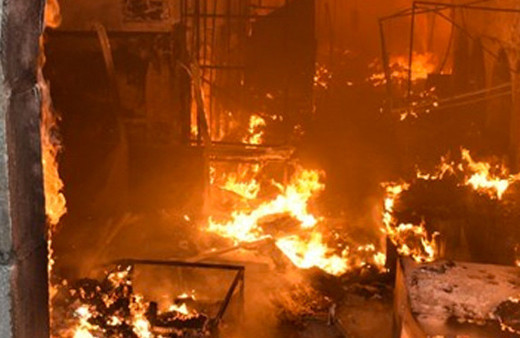 Kerkük'te tarihi çarşıda büyük yangın