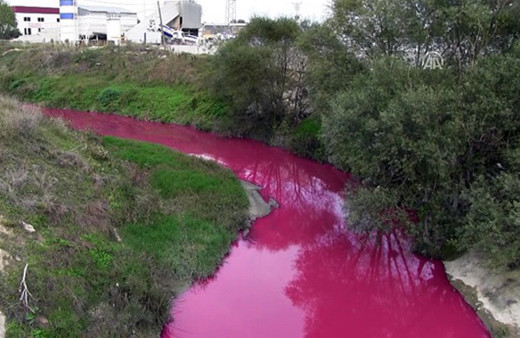 Dere önce kırmızı sonra gri aktı Yetkililer numune aldı
