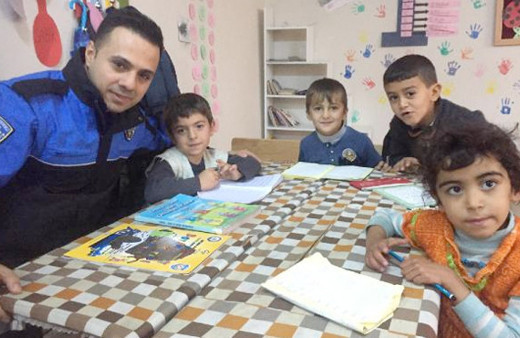 Öğretmen e-posta ile istedi polis duyarsız kalmadı