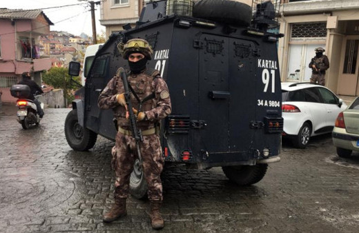 Özel harekattan 'zula evine' baskın!