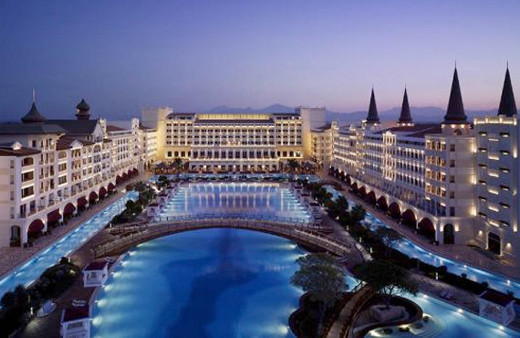 Mardan Palace Titanic Hotels'e kiralandı
