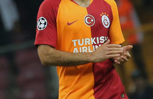 Galatasaraylı yıldızı topa tuttular: 'Rusya'dan dönme!'