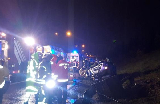 TEM Otoyolu'nda otomobil takla attı: 5 yaralı