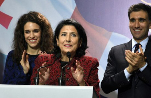 Komşuda bir ilk Kadın Cumhurbaşkanı