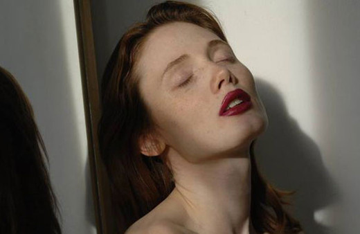 Ünlü manken tanınmaz halde! Baygınken tecavüz etmeye kalkışmış