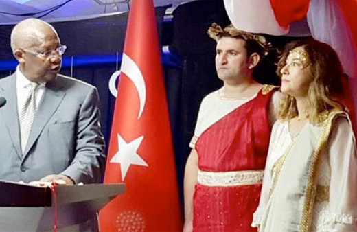 Çavuşoğlu Yunan mitolojisini canlandıran büyükelçiyi Ankara'ya geri çağırdı