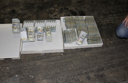 1.5 milyon dolarlık baklava ! Otomobilin bagajından çıktı