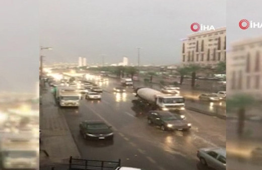 Mekke'de sel felaketi: 14 ölü