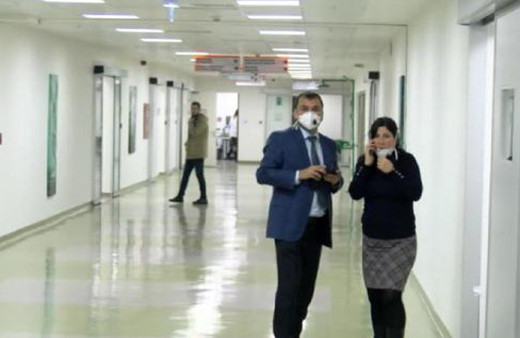 Şişe kırıldı hastane ayağa kalktı