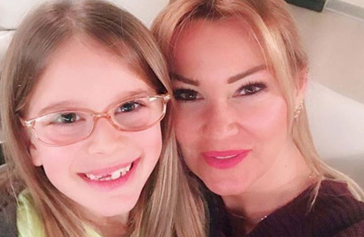 Pınar Altuğ'un kızına iğrenç taciz! Kanal D'de bir bir anlattı