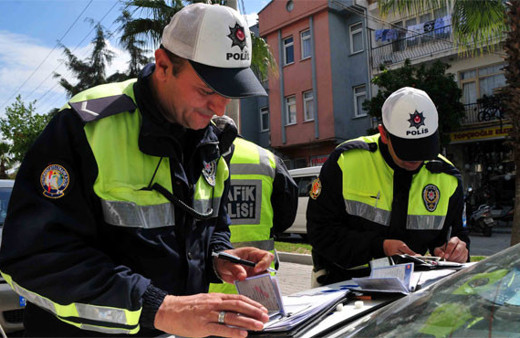 Sürücüler dikkat! Bunu yapana 488 lira ceza 