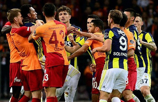 Fenerli yıldız kendini böyle savundu: Çok ağrıma gitti dayanamadım