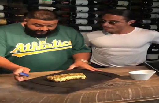 Nusret eti altınla kapladı ünlü DJ Khaled'e böyle yedirdi