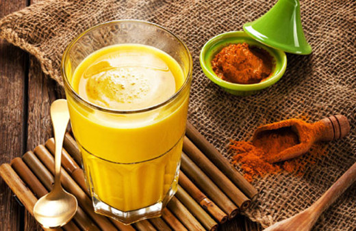 Daha önce hiç 'Altın Süt' içtiniz mi? İnanılmaz faydaları var