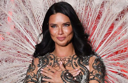 Adriana Lima gözyaşlarıyla veda etti