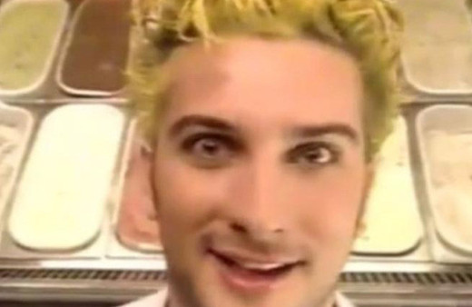 Tarkan'ın dondurma reklamı sosyal medyayı salladı!