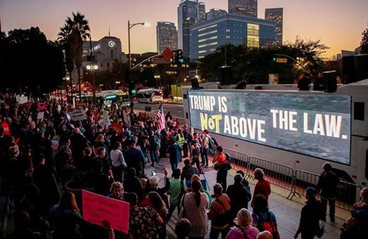 ABD'de ara seçimler sonrası halk sokağa döküldü
