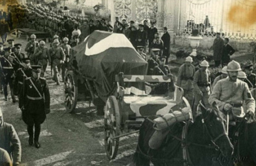 Atatürk'ü anma günü kısa ve uzun 10 Kasım şiirleri