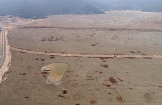Gölün adı var kendisi yok! Kurudu